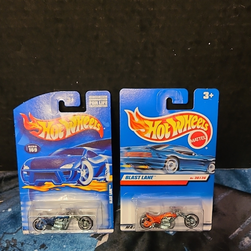 Blast Lane  HOT WHEELS Motorcycle Toy  LOT Blue and Orange